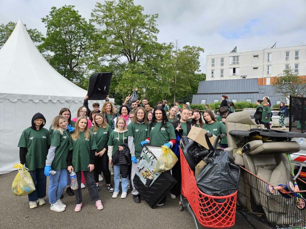 clean-walk-a-Val-de-Reuil-apprentis-vendeurs-CFAie