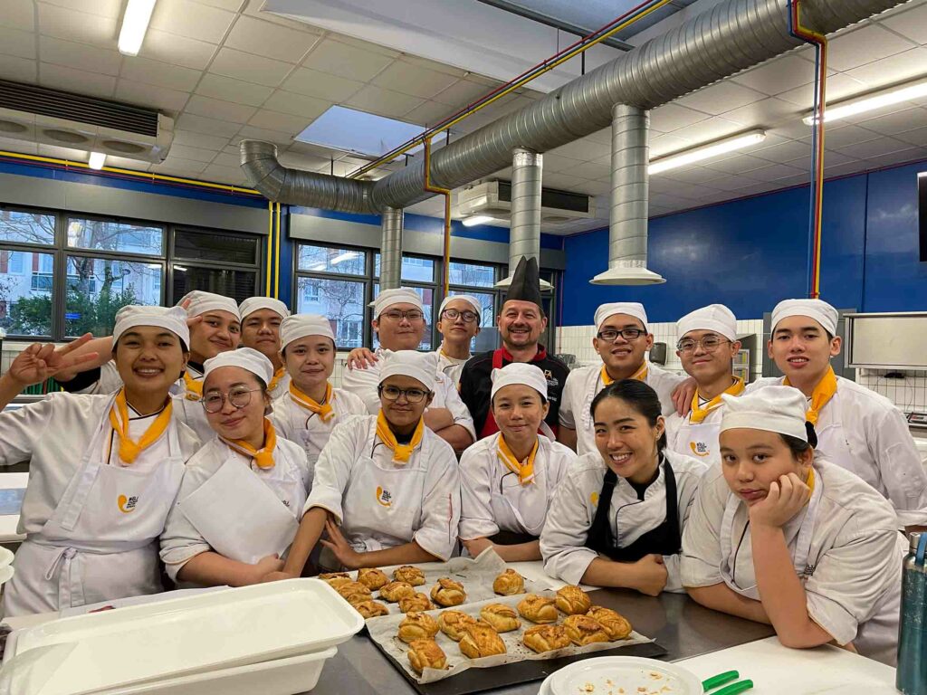 Apprentis balinais au CFAie - Atelier charcuterie
